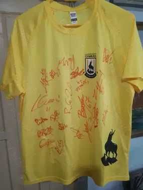 Tricou cu autografe Ceahlaul P Neamt - Banii merg la un baiat bolnav.