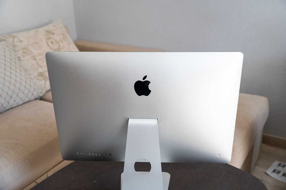 Продам iMac покупал в 2019 году
