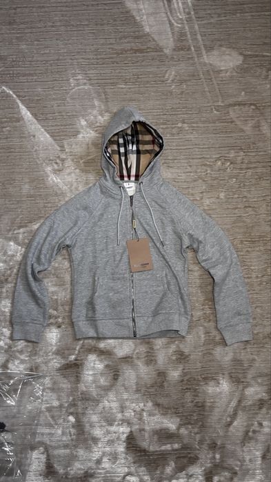 Стилтные кофты 4 штуки