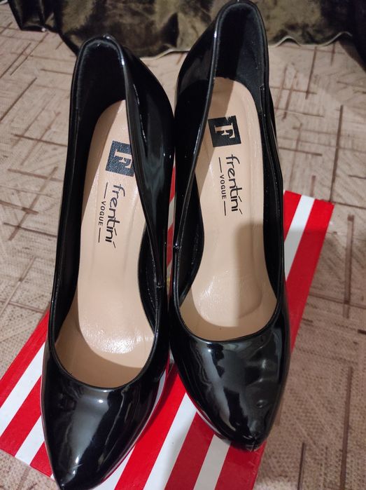 Женская обувь разное