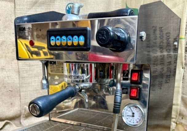 Nasiya. Professional coffemashinalari sotiladi. Продам Кофемашину.