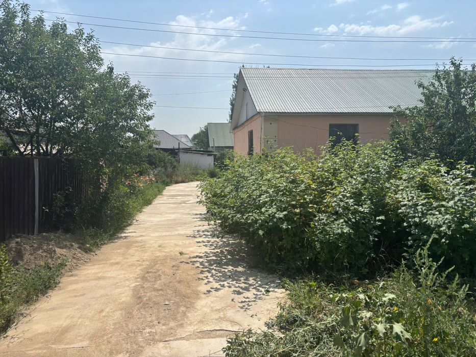 Үй сатылады опше 10 соты . 2 үй бар ..