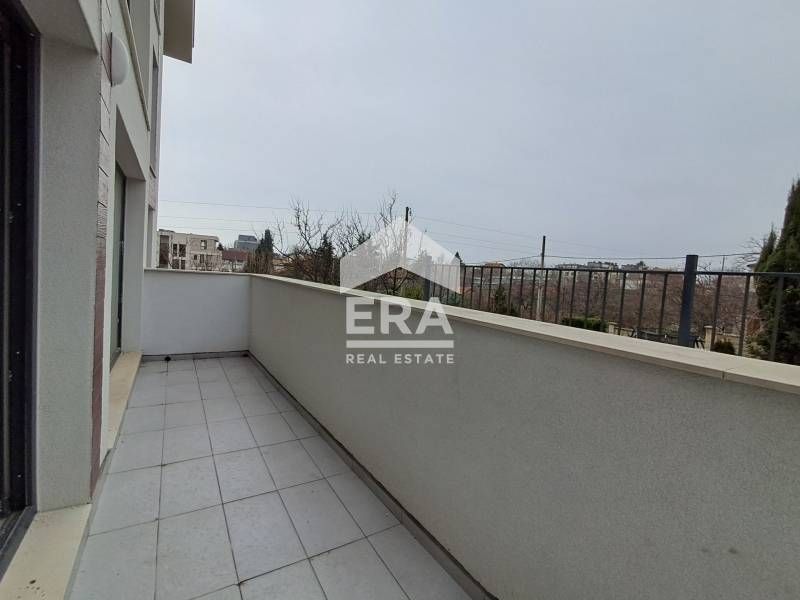 Продава се Двустаен апартамент в Варна, Бриз - 66 кв.м за 1082 €/кв.м - Снимка #5