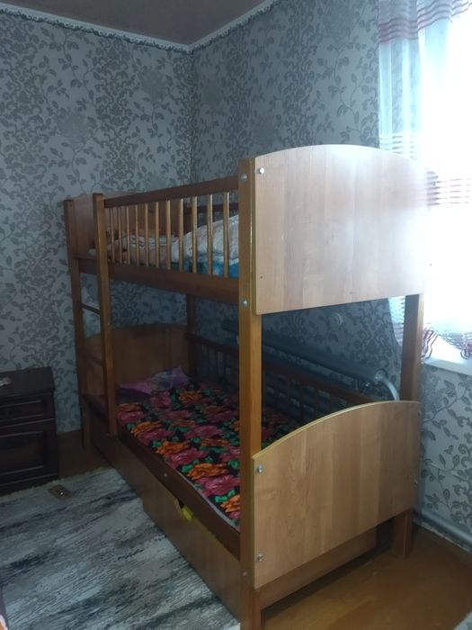 Двухярусная кровать из дерево