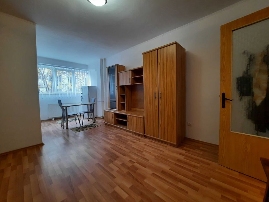 Propietar inchiriez garsonieră – Bd. Chișinău, proximitate Mega Mall