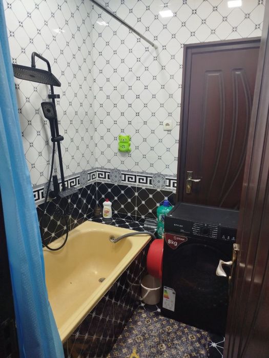 Чиланзар 11.  1 комнатная Срочно сдается.  Семейным