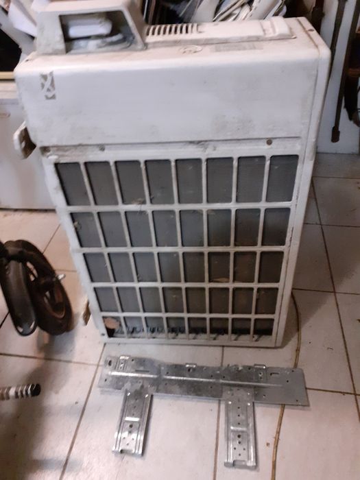 Инверторен климатик Osaka за ремонт,за части