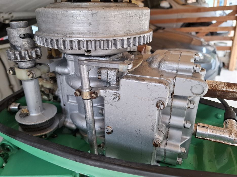 Рядка руска лодка-амфибия "Дон" + мотор Ветерок 12Е – колекционерски