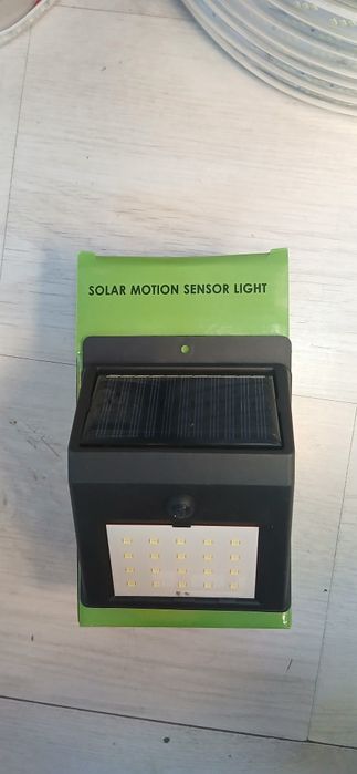 Yangi karobka dakiment sensorli quyoshdan zaryad olib yonadi