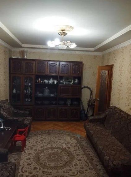 Срочно! Квартира на Ц6-мечеть Минор 3/1/4 общ пл 77м/77 серия