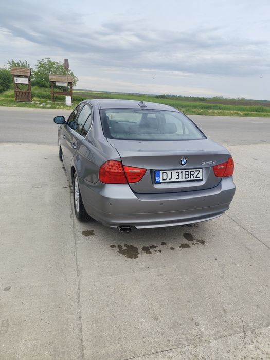 Vând BMW  320 d an 2011