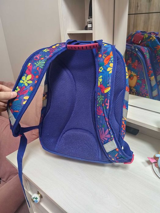 Рюкзак школьный фирменный