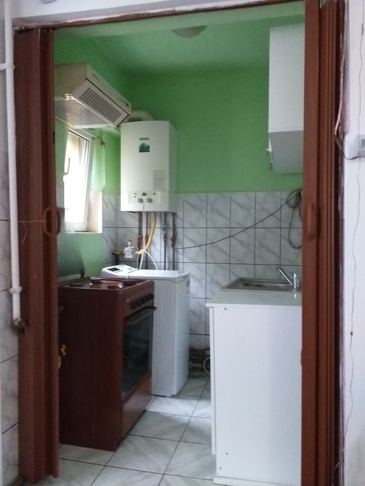 Garsonieră de închiriat în calea Buziașului lîngă sensul giratoriu! .