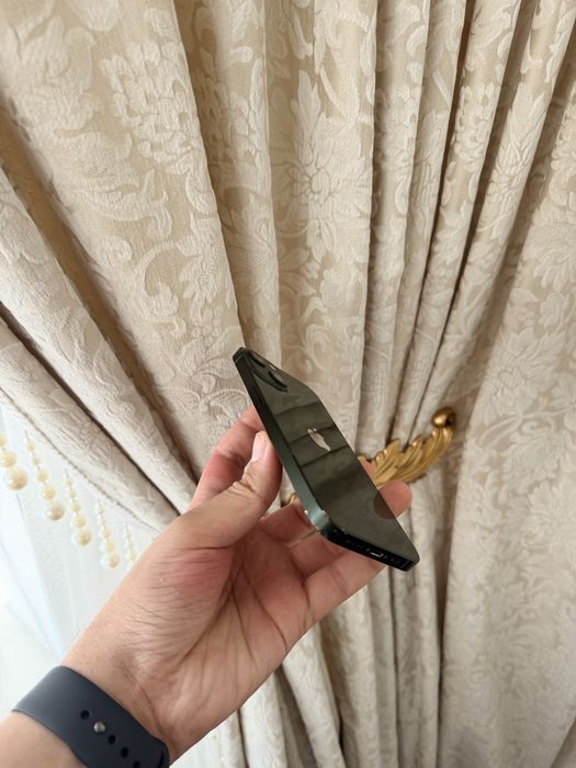 iPhone 13/128Gb - В хорошем состоянии