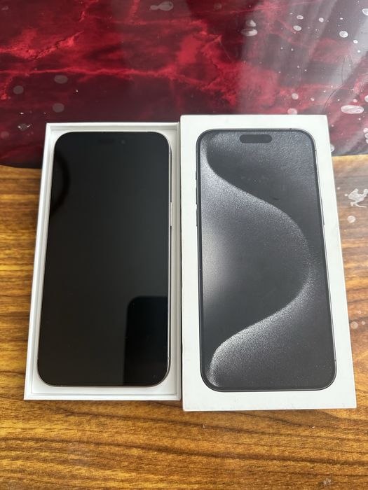 Продам Айфон 15 про макс 256