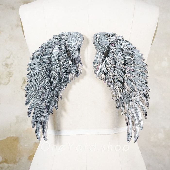 Релефни нашивки крила