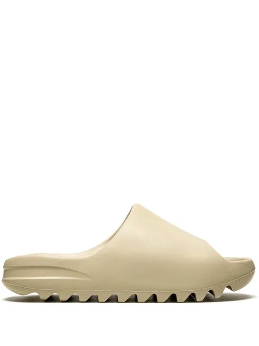 Yeezy slides чисто нови неносени 41 номер