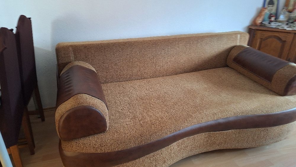 Vând canapea cu ladă de depozitare (prețul este negociabil)