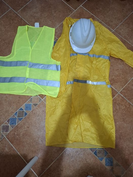 КАСКА и плащ строителя дорог