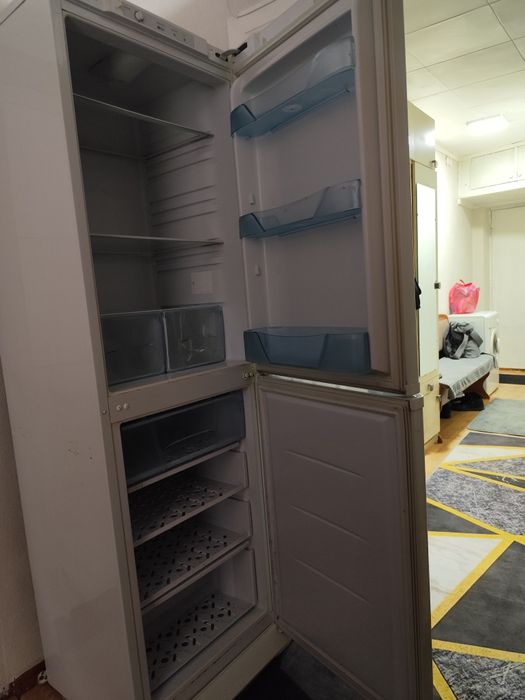 Холодильник Бирюса