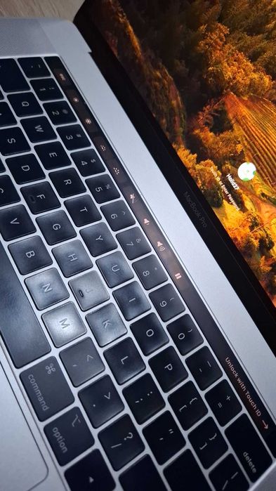 Macbook pro 2018 core i7