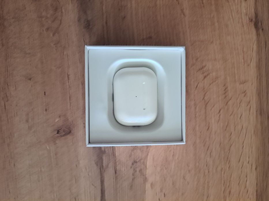 AirPods Pro (2nd generation) — оригинал, отличное состояние