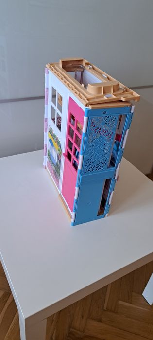 Къща на barbie, кола, джип