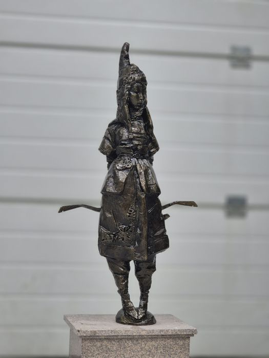 Настольные скульптуры