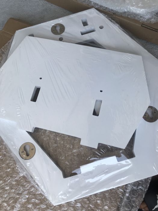 Vând etajere perete noi