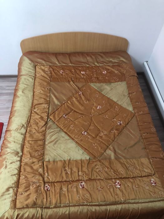 Настенный с кроватью