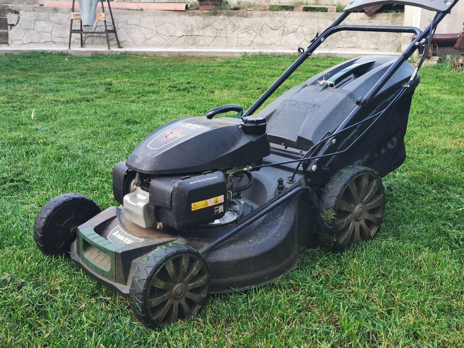 De vânzare mașină de tuns gazon