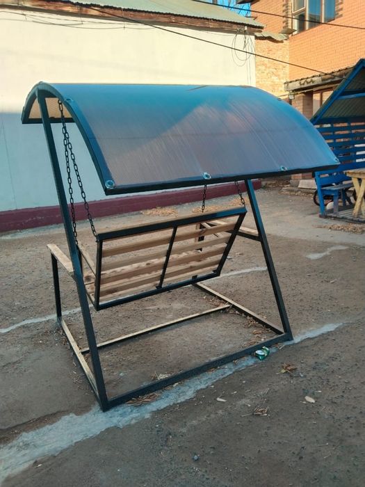 Садовые качели металлические