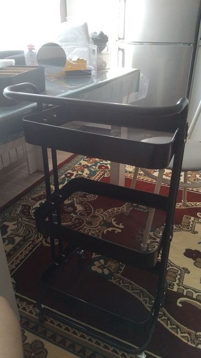 Этажерка для салона