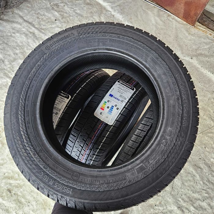 4 бусови гуми 195/65R16C Continental VanContact 4Season 104T DOT3825