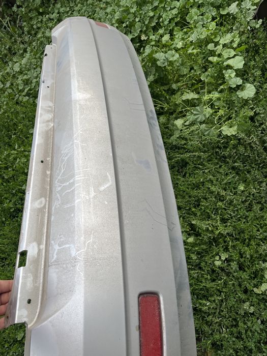 Продам банпер задний целый