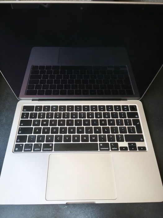 Продавам MacBook M2 (2022) — миниатюра 2