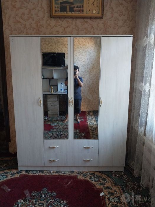 Shkaf 4  eshikli