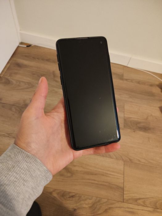 Vând galaxia S 10