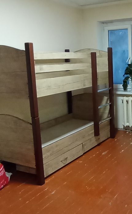 Детская двухъярусная кровать