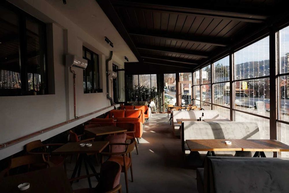 Spatiu comercial de inchiriat - restaurant cu terasa – DN1 Busteni