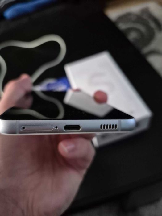 Samsung s21 FE продавам