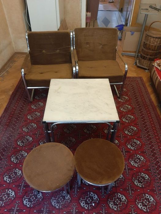 Холна маса с мраморен плот и столове