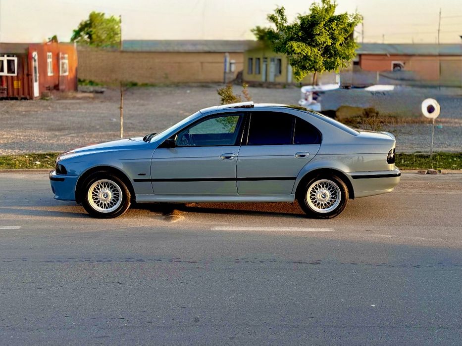 BMW E39 Aftomat 2 litr naxadu srochno sotiladi