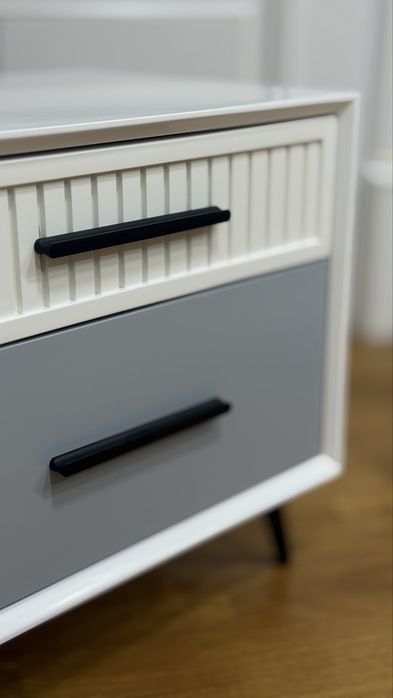 Крашеная мебель: тумба неоклассика