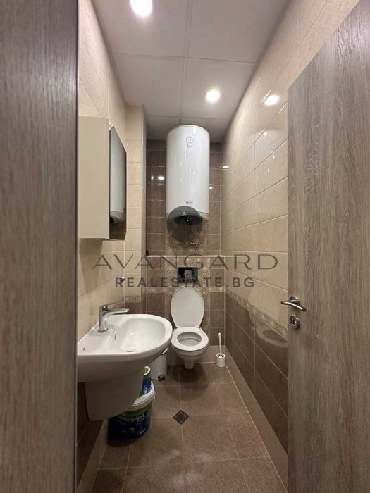 Продава се Тристаен апартамент в Пловдив, Христо Смирненски - 125 кв.м за 1498 €/кв.м - Снимка #11