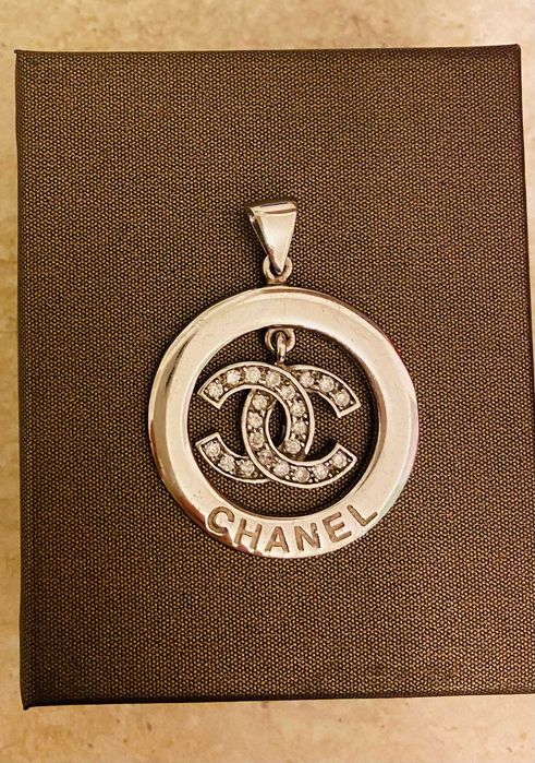 Сребърен синджир с висулка CHANEL- сребро проба 925