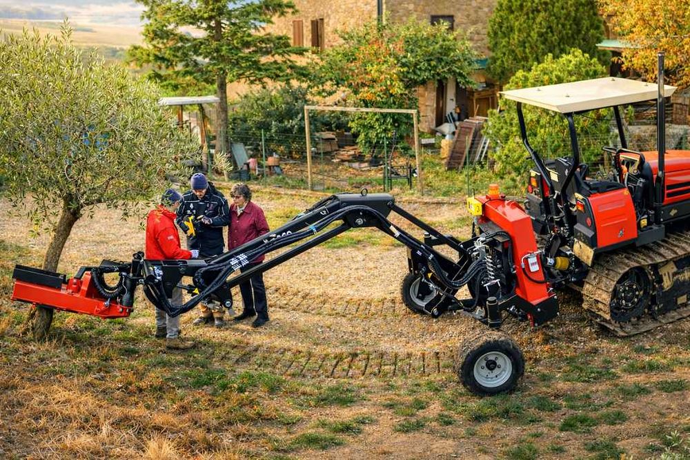 Scuturător cu braț pantograf pentru pomi fructiferi - nuci, alune