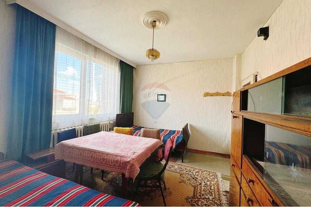 Продава се Многостаен апартамент в Шумен, Военно училище - 143 кв.м за 1248 €/кв.м - Снимка #5