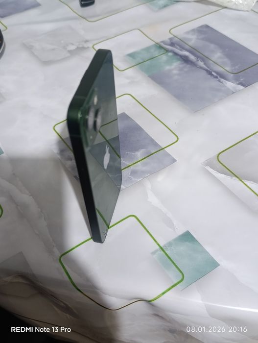 iPhone 13 зелёный