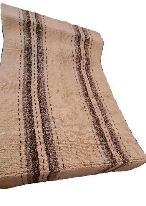 Продава двуцветен вълнен китеник